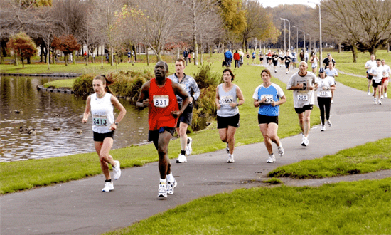 Christchurch Marathon Hagley Park runners 550x330px